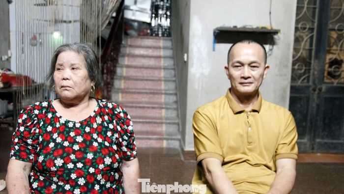 Bà Hanh và ông Hiền luôn thương nhớ về liệt sĩ Nguyễn Văn Hậu.