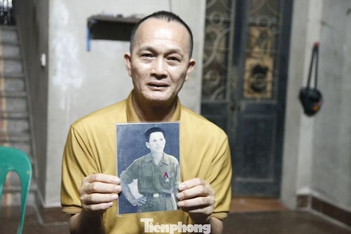 Hàng chục năm qua, ông Hiền và gia đình đi tìm hài cốt liệt sĩ Nguyễn Văn Hậu.