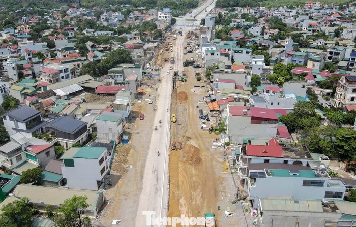 Dự kiến ban đầu, công trình hoàn thành trong giai đoạn 2022 - 2025 nhưng mới được gia hạn đến hết năm 2026 do chậm trễ giải phóng mặt bằng và thay đổi chính sách khi vận hành chính quyền địa phương hai cấp.