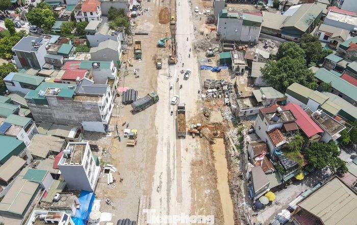 Đoạn tuyến còn lại nối nút giao Nhồi, thuộc dự án đường nối TP. Thanh Hóa (cũ) với sân bay Thọ Xuân đang gấp rút triển khai phần hạ cống, hoàn thiện nền đường.