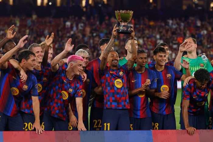 Barca vừa vô địch Juan Gamper Cup.