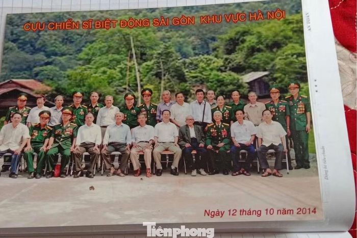 Cựu cán bộ lực lượng vũ trang Sài Gòn - Gia Định (1965 - 1976) trong một buổi họp mặt, ôn lại những năm tháng chiến đấu. Ảnh: Gia đình cung cấp
