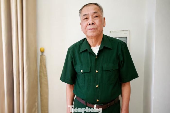 Ông Phạm Duy Lâm (76 tuổi), quê tỉnh Bắc Ninh cận vệ Thiếu tướng Trần Hải Phụng. Ảnh: Xuân Mai