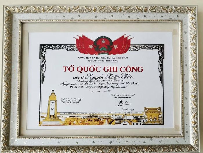 Bằng Tổ quốc ghi công mà gia đình liệt sĩ Nguyễn Xuân Hải cung cấp cho Bộ CHQS Quảng Ngãi.