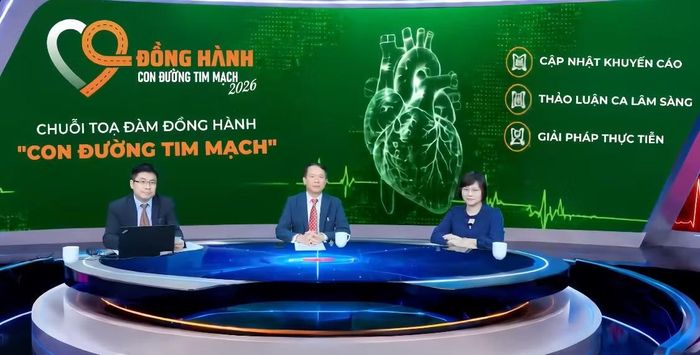 Các chuyên gia y tế trao đổi về bệnh liên quan đến béo phì.