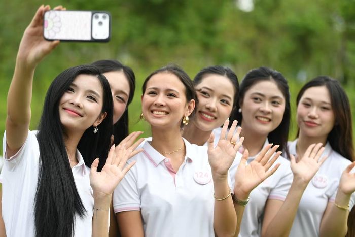 Khu Lâm viên được quy hoạch với hệ thống cây xanh, đường dạo, vườn thực vật, không gian đồi chè và các điểm ngắm cảnh, tạo nên không gian sinh thái giữa lòng đô thị.