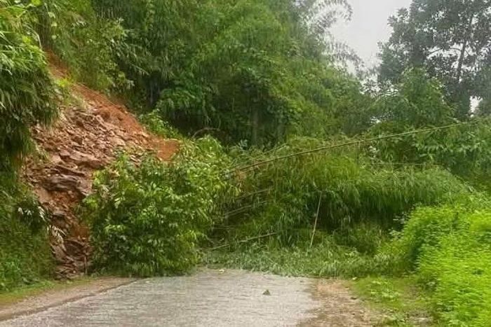 Nhiều khu dân cư, tuyến đường bị ảnh hưởng do thiên tai