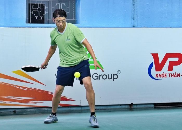 Thành viên HĐTV PETROVIETNAM Trần Hồng Nam tham gia nội dung pickleball.