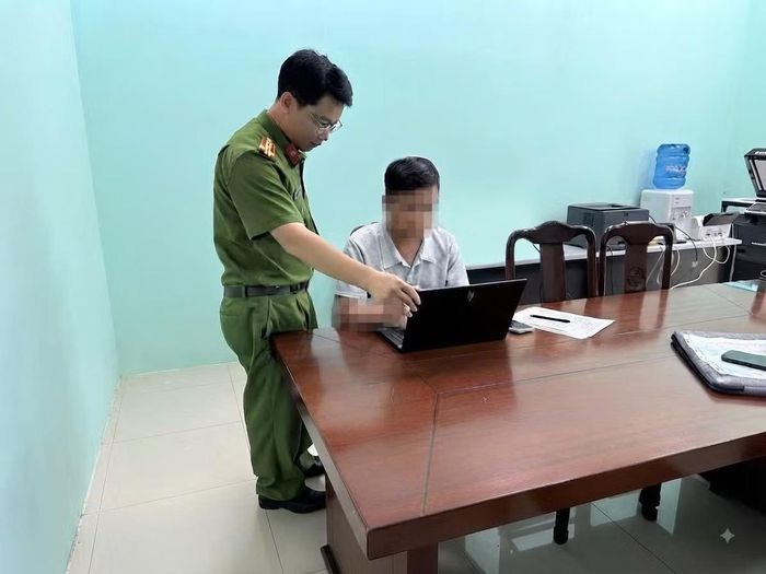 Lực lượng chức năng làm việc với đối tượng.