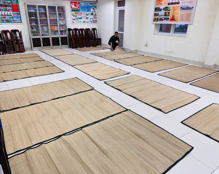 Tại Đồn Biên phòng cửa khẩu cảng Hòn Gai, những người dân được di dời có chỗ nghỉ trong thời gian tránh trú.
