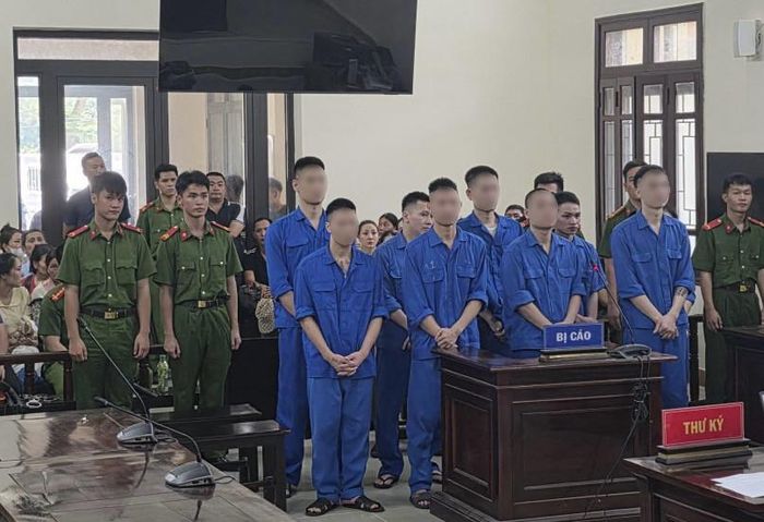 Các bị cáo trong vụ “mở tiệc” ma túy thâu đêm tại phiên tòa xét xử của TAND khu vực 4 - Quảng Ninh.