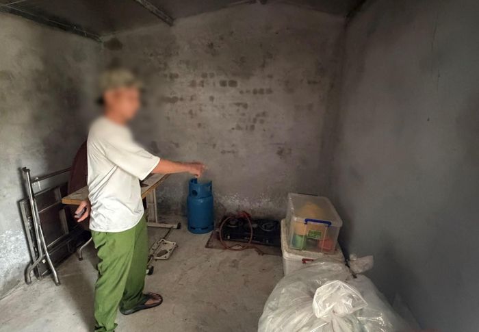 Nơi phát hiện M. cất giấu súng (ảnh; CAHP).