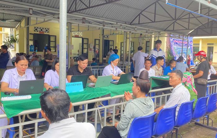Người dân Lai Châu đồng loạt triển khai khám sức khỏe định kỳ, khám sàng lọc miễn phí.