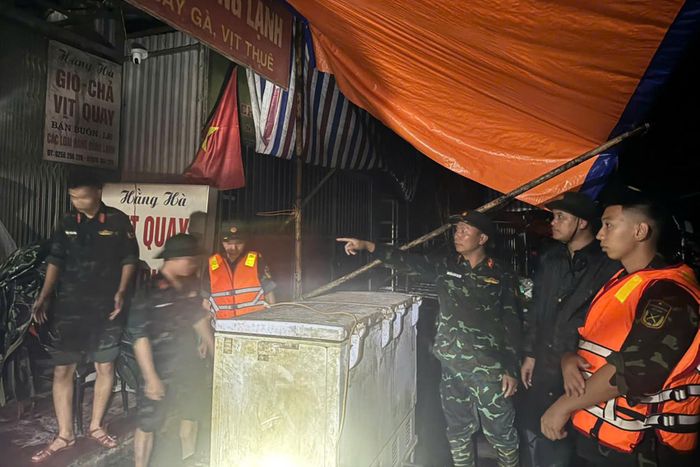 650 hộ dân bị ảnh hưởng, 2.600 người đã được đưa tới nơi an toàn. Ảnh: Đ.X