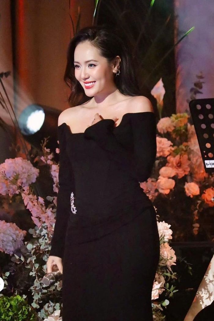Ca sĩ Phương Linh.