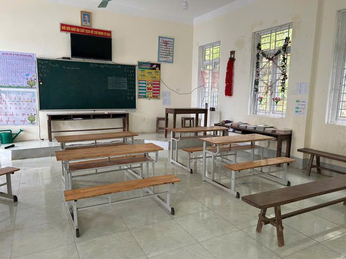 Cơ sở vật chất tại Trường tiểu học Nhôn Mai cũng đang được rà soát lại đảm bảo nhu cầu dạy và học trước mắt khi Trường Nội trú liên cấp chưa hoàn thành. Ảnh: CSCC
