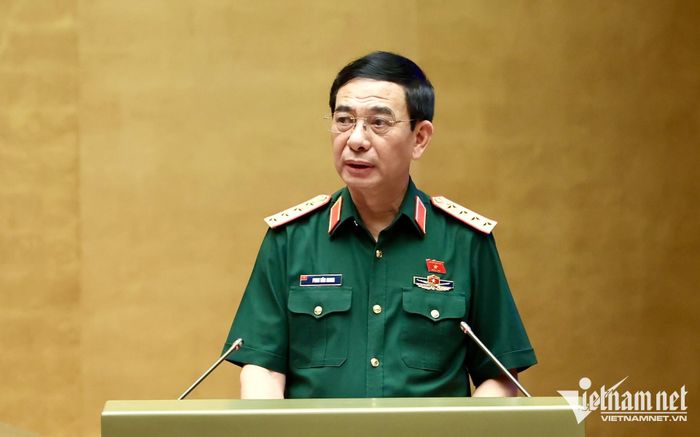 Đại tướng Phan Văn Giang, Phó Thủ tướng, Bộ trưởng Quốc phòng trình bày giải trình, tiếp thu