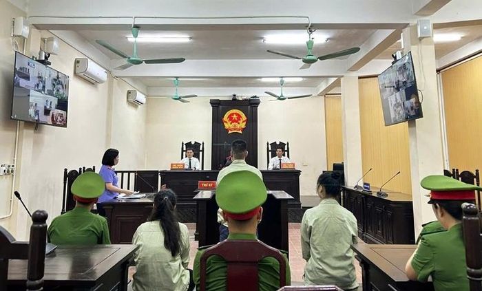 Quang cảnh phiên tòa.