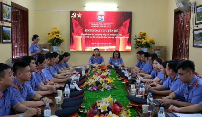 Toàn cảnh buổi sinh hoạt chuyên đề.