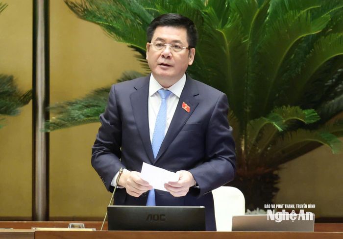 Phó Chủ tịch Quốc hội Nguyễn Hồng Diên điều hành nội dung phiên họp. Ảnh: Viết Chung