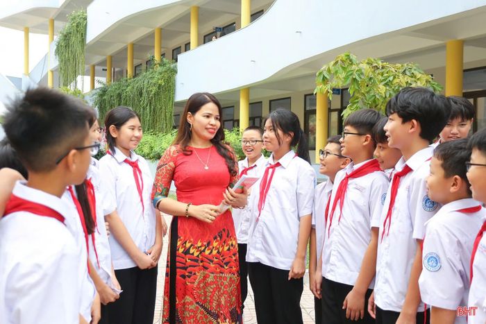 Giáo viên, học sinh mong chờ năm học mới với nhiều đổi mới.