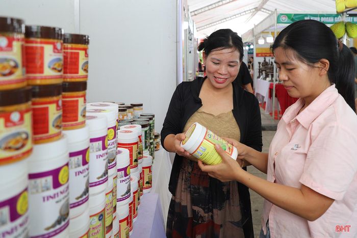 Chính sách khuyến công thời gian qua đã hỗ trợ các doanh nghiệp, cơ sở CNNT ứng dụng khoa học công nghệ, đổi mới thiết bị, nâng cao năng lực sản xuất và sức cạnh tranh. Từ đó, ngày càng có thêm nhiều sản phẩm công nghiệp hỗ trợ, máy móc, thiết bị và sản phẩm chế biến được hình thành ngay tại địa phương.