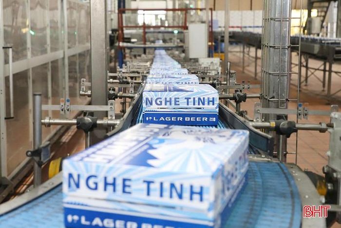 Nhà máy SAVABECO sở hữu dây chuyền sản xuất hiện đại bậc nhất theo tiêu chuẩn châu Âu với công suất 100 triệu lít/năm.