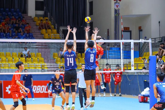 Thua 0-3 trước đội trẻ Công an TP Hồ Chí Minh, đội trẻ Hà Tĩnh dừng bước ở vòng tứ kết.