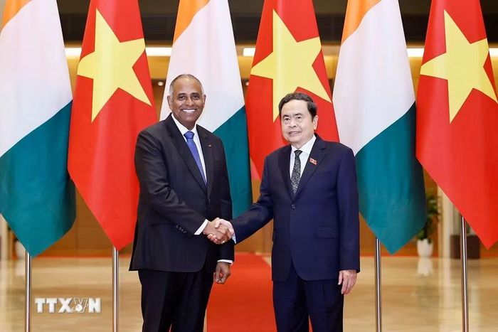 Chủ tịch Quốc hội Trần Thanh Mẫn đón Chủ tịch Quốc hội Cộng hòa Côte d’Ivoire (Bờ Biển Ngà) Patrick Achi thăm chính thức Việt Nam. (Ảnh: Doãn Tấn/TTXVN)