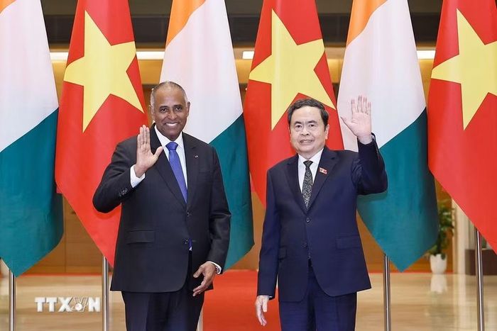Chủ tịch Quốc hội Trần Thanh Mẫn đón Chủ tịch Quốc hội Cộng hòa Côte d’Ivoire (Bờ Biển Ngà) Patrick Achi thăm chính thức Việt Nam. (Ảnh: Doãn Tấn/TTXVN)