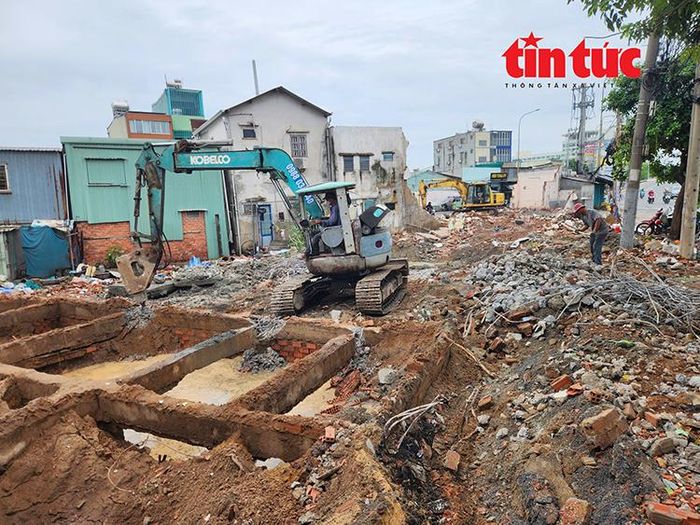 Thời gian qua, nhiều mặt bằng dọc dự án quốc lộ 13 (từ Bình Triệu đến Vĩnh Bình) đã được giải tỏa.