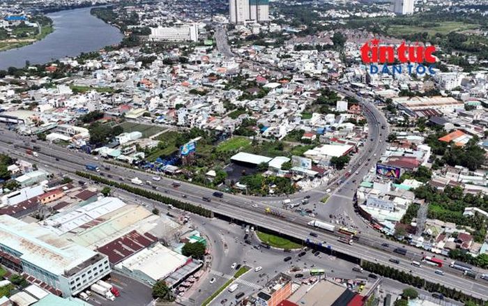 Quốc lộ 13 đoạn từ ngã tư Bình Phước hướng về Bình Dương cũ.