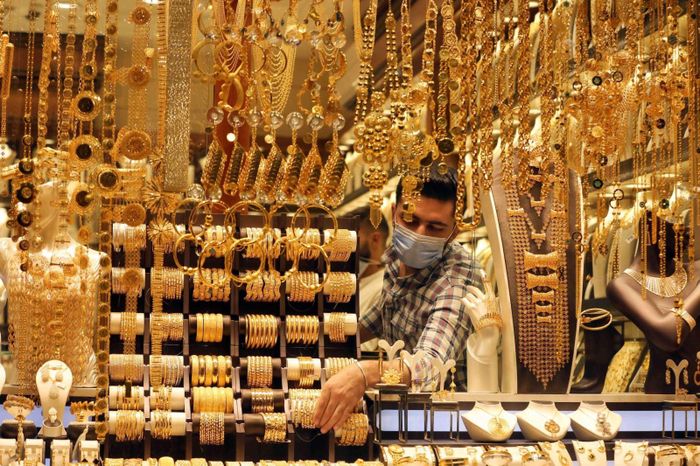 Vàng trang sức được bày bán tại cửa hàng ở Baghdad, Iraq. Ảnh: THX/TTXVN