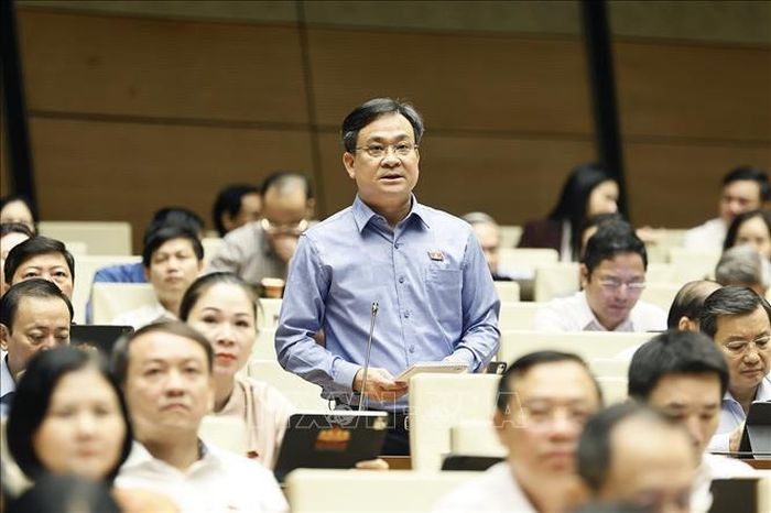 Đại biểu Quốc hội TP Hồ Chí Minh Vũ Huy Khánh phát biểu. Ảnh: Doãn Tấn/TTXVN