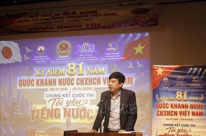 Tổng Lãnh sự Việt Nam tại Osaka Nguyễn Trường Sơn phát biểu tại vòng chung kết cuộc thi “Tôi yêu Tiếng nước tôi”.