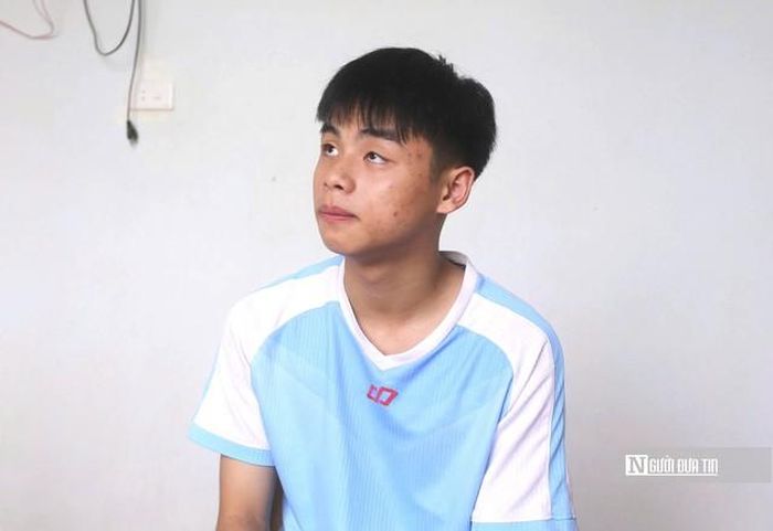 Em Nguyễn Quang Vinh chia sẻ với PV về hành trình bước chân chân vào cổng Học viện Chính trị.