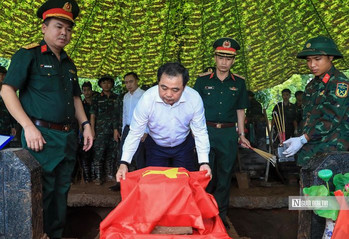 Thể hiện đạo lý và trách nhiệm thiêng liêng trước các Anh hùng liệt sĩ, trước Tổ quốc, trước nhân dân, các lực lượng làm nhiệm vụ tiếp tục nỗ lực để đảm bảo tiến độ đề ra, qua đó, sớm đưa các Anh hùng liệt sĩ về với gia đình, với quê hương.