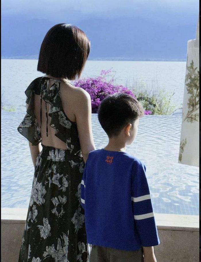 Trần Nghiên Hy chăm chỉ cập nhật mạng xã hội hơn sau khi trở về trạng thái độc thân. Ảnh: Weibo.