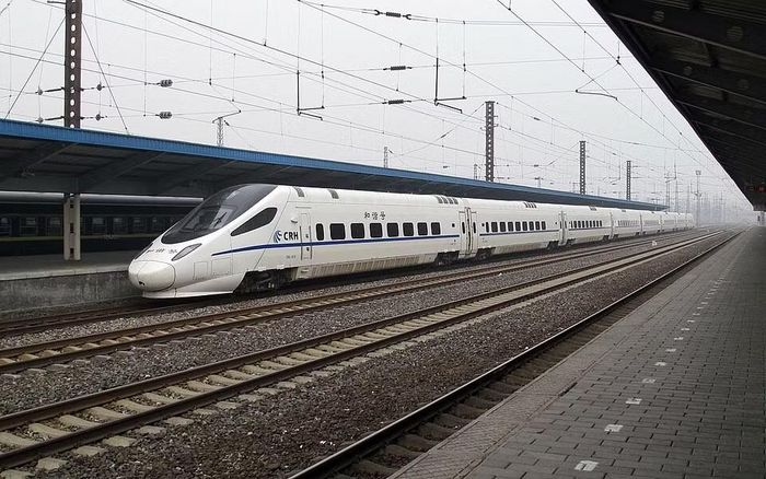 Tàu CRH5 hợp tác với hãng Alstom, Pháp. Ảnh: Renmintielu.