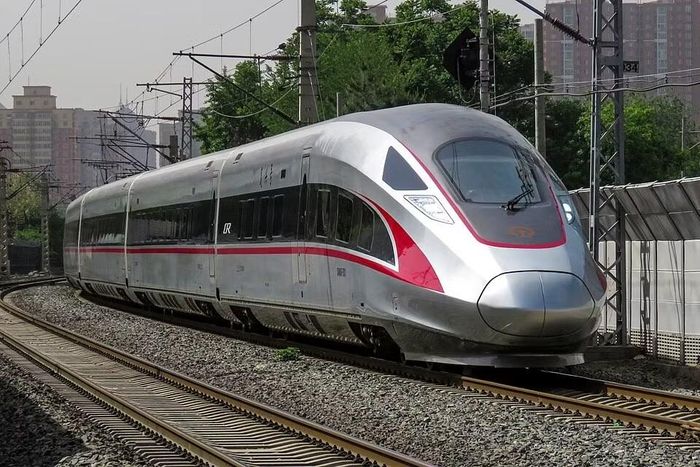Tàu CR400 hiện đang chạy thương mại với tốc độ 350 km/h. Ảnh: Xinhua.