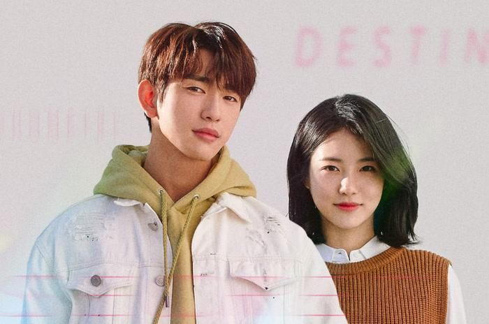 “He Is Psychometric” xoay quanh Lee Ahn, chàng trai có khả năng đọc ký ức và cảm xúc của con người hoặc đồ vật thông qua tiếp xúc cơ thể. Tuy nhiên, năng lực tâm linh của anh chưa hoàn thiện và thường khó kiểm soát. Lee Ahn gặp Yoon Jae In, cô gái luôn cố che giấu một bí mật đau đớn trong quá khứ. Khi cả hai cùng tham gia điều tra một vụ án liên quan đến thảm kịch, Lee Ahn sử dụng năng lực đặc biệt để tìm manh mối và khám phá sự thật. Kết hợp yếu tố siêu nhiên, lãng mạn, bí ẩn và tội phạm, phim mang đến câu chuyện vừa kịch tính vừa giàu cảm xúc.