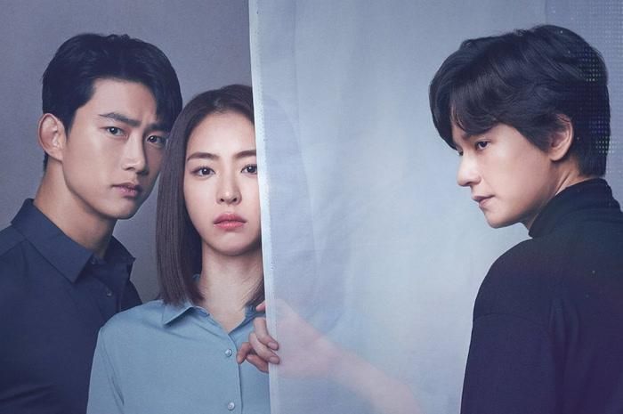 “The Game: Towards Zero” xoay quanh Kim Tae Pyung, một người đàn ông bí ẩn có khả năng nhìn thấy cái chết của người khác chỉ bằng cách nhìn vào mắt họ. Năng lực đặc biệt này khiến anh dần trở nên cô độc vì luôn phải chứng kiến trước cái chết của những người xung quanh. Mọi chuyện thay đổi khi Tae Pyung gặp nữ thám tử Seo Joon Young - người duy nhất anh không thể nhìn thấy cái chết. Khi cả hai cùng điều tra vụ án liên quan đến kẻ giết người khét tiếng “Midnight Killer”, năng lực của Tae Pyung trở thành chìa khóa để khám phá sự thật. Phim kết hợp siêu nhiên, tội phạm, bí ẩn, lãng mạn và tâm lý, đồng thời đặt ra câu hỏi liệu biết trước tương lai có đồng nghĩa với việc thay đổi được nó.