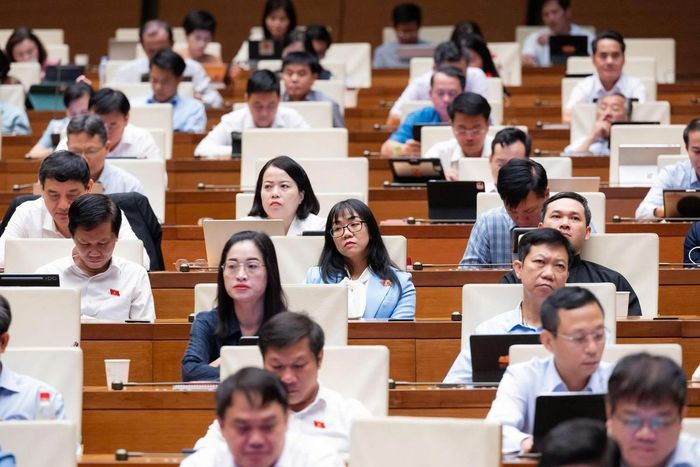 Ngày 23/8, Quốc hội thảo luận dự thảo nghị quyết về cơ chế, chính sách áp dụng cho việc di chuyển di tích trong phạm vi dự án đầu tư xây dựng tuyến đường kết nối Cảng hàng không quốc tế Gia Bình với Hà Nội, đoạn qua địa bàn Bắc Ninh và dự án xây dựng doanh trại Trung đoàn Không quân Công an nhân dân