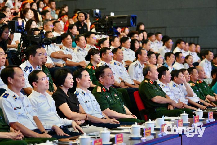 Các đại biểu tham dự cuộc thi.