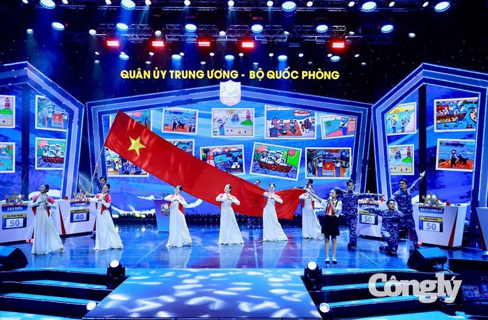 Tiết mục văn nghệ mở đầu cuộc thi.