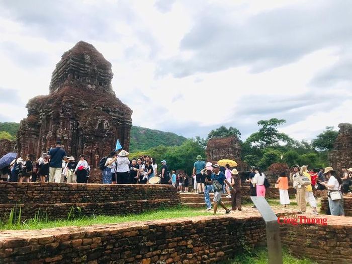 Theo các doanh nghiệp lữ hành, khách du lịch năm nay quan tâm nhiều hơn đến trải nghiệm văn hóa, lịch sử và thiên nhiên thay vì chỉ đi nghỉ dưỡng đơn thuần.