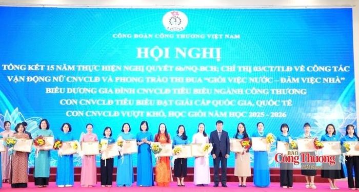 Hội nghị tổng kết 15 năm thực hiện Nghị quyết số 6b/NQ-BCH về công tác vận động nữ công nhân viên chức lao động thời kỳ đẩy mạnh công nghiệp hóa, hiện đại hóa và Chỉ thị số 03/CT-TLĐ về tiếp tục đẩy mạnh phong trào thi đua “Giỏi việc nước, đảm việc nhà” trong nữ công nhân viên chức lao động (2010-2025)...