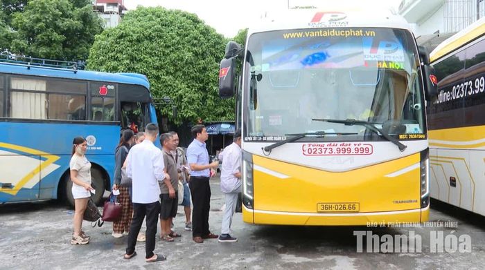 Nhà xe Đức Phát phục vụ vận tải khách tại bến xe khách phía Tây, phường Hạc Thành.