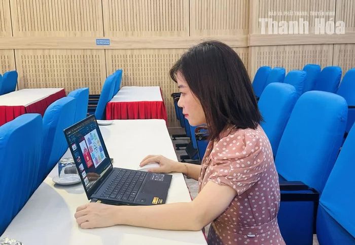 Thí sinh đến từ Binh đoàn 20 - Tổng Công ty Tân Cảng Sài Gòn ôn luyện chuẩn bị cho chung khảo hội thi.