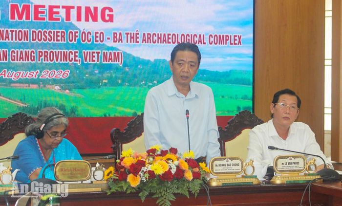Thứ trưởng Bộ Văn hóa, Thể thao và Du lịch Hoàng Đạo Cương phát biểu tại hội nghị.